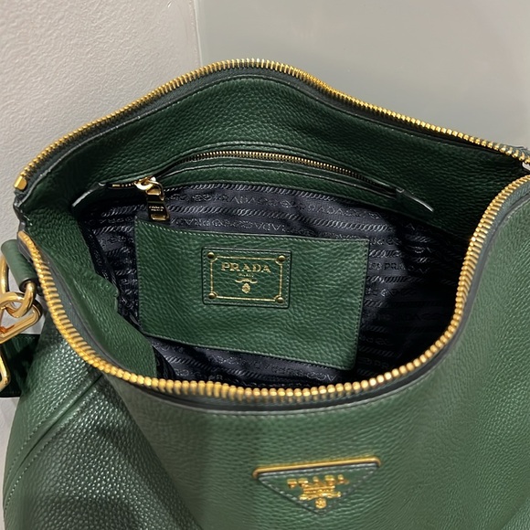 Prada green leather shoulder bag with adjustable strap & metal hardware - Picture 13 of 14